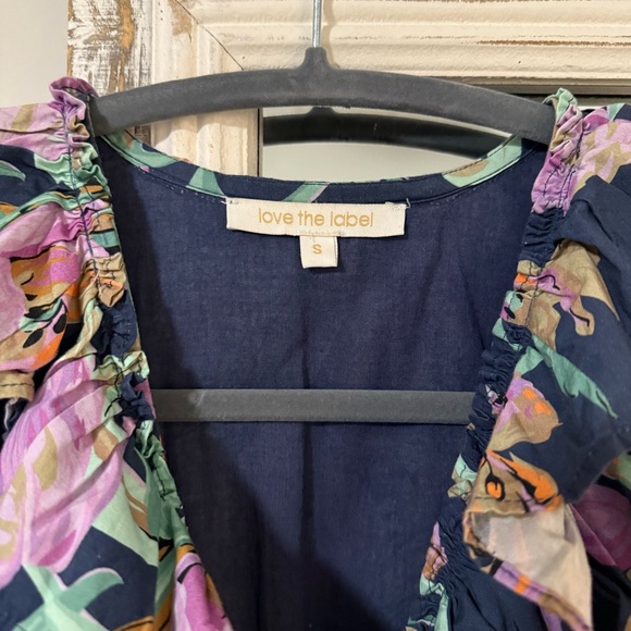 Love the Label Remy Navy Floral Puff Sleeves Dress in size Medium - Picture 2 of 6